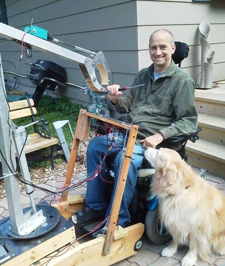 Kott’s reacher can retrieve a dropped screw or lift 40 pounds.